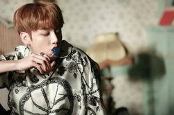 Jungkook lại khoe khả năng hội họa, phản ứng của BTS là vô giá