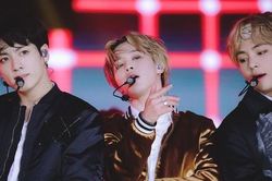Jungkook tránh được gây chiến nội bộ BTS theo cách cực đơn giản