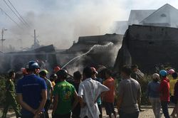 'Bà hỏa' thiêu rụi cửa hàng tạp hóa ở Khánh Hòa