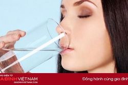 Điều gì xảy ra khi uống nước lúc bụng đói trong 1 tháng?