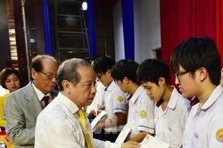 Hơn 200 học sinh, sinh viên Thừa Thiên - Huế được nhận học bổng Vallet