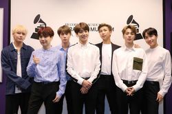 Công ty chủ quản Big Hit Entertainment vừa mạnh tay xử lý các hành vi phỉ báng BTS hứa sẽ bảo vệ đanh dự của gà nhà