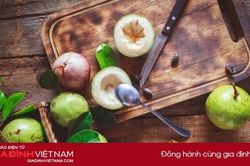 Bị nóng, nổi mụn tránh ăn những loại quả này