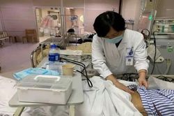 Chàng trai 18 tuổi phải chạy thận vì mỗi ngày đều uống thứ nước vạn người mê