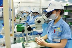 Cần làm rõ một số nội dung liên quan đến quy định nghỉ hưu trước tuổi