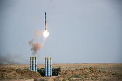 Đạn tên lửa S-400 phóng xịt rơi xuống đất, lính Nga hoảng loạn tột cùng