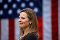 Amy Barrett được Trump bổ nhiệm vào vị trí thẩm phán Tòa án Tối cao