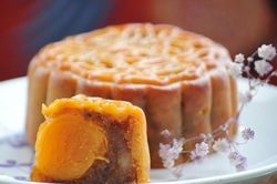 Hàng lạ mùa trung thu: Bánh vị phở, bánh nhân lươn nướng và hàu