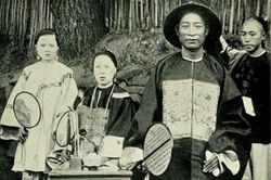 Cuộc sống thực trong triều đại nhà Thanh dưới ống kính phương Tây: Khoảng cách quan lại và thường dân hơn 100 năm trước có sự chênh lệch quá lớn