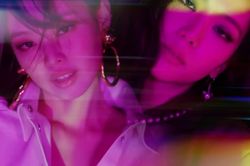 Concept video của Jennie và Jisoo cuối cùng cũng lên sóng: Visual miễn bàn và... hết rồi!
