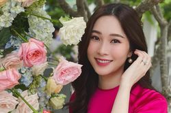 Khoe ảnh đi ăn cưới, Hoa hậu Đặng Thu Thảo khiến fan phải nức nở vì quá đẹp