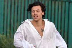 Harry Styles trở lại với 'Golden'