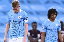 Leicester đè bẹp Man City, vươn lên đầu BXH Premier League