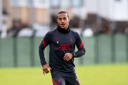 Liverpool thiệt quân nghiêm trọng trước trận gặp Arsenal