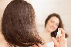 Cách làm tinh dầu dưỡng tóc tại nhà cho mái tóc xơ rối