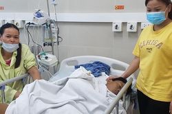 Không có tiền chạy chữa bệnh, nam thanh niên người Mường nằm bất lực chờ chết