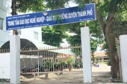 Tạm đình chỉ học tập 4 nữ sinh ở Bến Tre đánh nhau