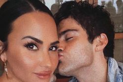 Demi Lovato xấu hổ trước cách ứng xử của tình cũ