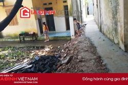 Gia Lâm, Hà Nội: Dân bất an khi mương nước cao hơn nền nhà