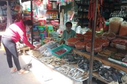 Giá thực phẩm hôm nay ngày 30/9: Giá rau củ đi ngang, giá trái cây giảm