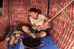 Sau khi bị phạt hàng triệu đồng, Hưng Vlog tiếp tục làm clip vô bổ khiến netizen ngán ngẩm