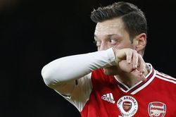 Đoạn kết buồn của Ozil tại Arsenal