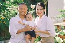 Duy Mạnh, Trọng Hoàng khoe ảnh Trung Thu bên vợ con