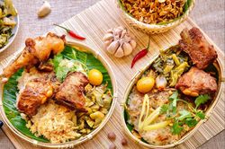 Xôi sườn và loạt món ăn đêm hút khách tại TP.HCM