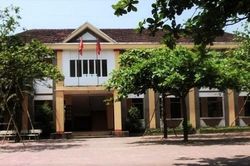Hà Tĩnh: Tìm nguyên nhân hàng chục học sinh buồn nôn, khóc lịm trong giờ học