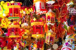 'Khen ai khéo kết (ối a cái) đèn cù…'