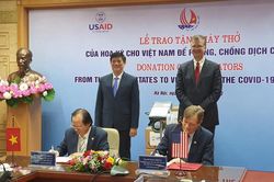 Việt Nam tiếp nhận 100 máy thở hỗ trợ phòng, chống dịch COVID-19 do Hoa Kỳ trao tặng