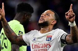 Lyon bất ngờ 'xuống nước', Barca sẽ có Depay chỉ với nửa giá