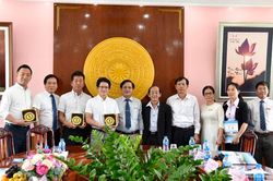 Tiếp tục đổi mới quản trị đại học, xây dựng mô hình trường học hạnh phúc, kết nối và sẻ chia