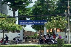 Bến Tre: Chưa đình chỉ các học sinh liên quan vụ đánh nữ sinh, xé rách áo dài