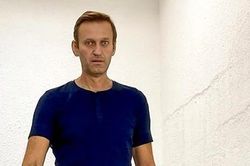 Vụ chính trị gia đối lập Nga: Ông Navalny cáo buộc Tổng thống Putin đứng sau vụ đầu độc, Hạ viện 'lật bài'