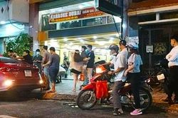 Hỗn chiến kinh hoàng trước cửa quán karaoke ở TP. Hồ Chí Minh
