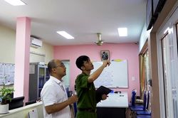 Triệu tập người đàn ông túm tóc, tát cháu bé trong trường mầm non