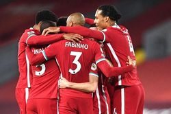 Liverpool 'giữ chân trên bàn đạp'