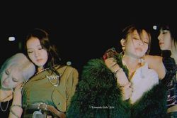 Kỷ lục chưa ai chạm tay tới, Blackpink đạt 1 triệu bản đặt trước 'The Album'