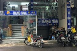 'Thủ phủ' hàng xách tay: Mua gì có đó, giá rẻ bằng 1/2 hàng nhập khẩu chính ngạch