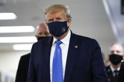 Các nước phản ứng ra sao sau thông tin ông Trump mắc COVID-19?