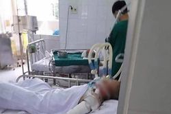 Bé gái 15 tuổi bị bạn trai tưới xăng đốt ở Bình Dương không qua khỏi