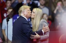 Ivanka Trump ca ngợi cha là 'chiến binh'