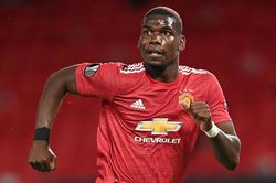 Pogba là nghịch lý ở hàng tiền vệ MU