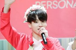 ARMY phản ứng thế nào khi lời hát của Jungkook BTS có lời... khiếm nhã