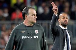 Leeds vs Man City: Trò Guardiola có vượt qua được thầy Bielsa?