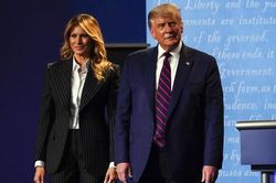 Tổng thống Trump mắc Covid-19: Nước Mỹ sẽ ra sao?