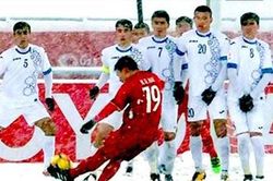 AFC so sánh bàn thắng của Quang Hải với cựu chân sút Beckham