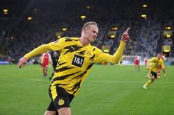 Haaland 'lên đồng', Dortmund thắng hoành tráng