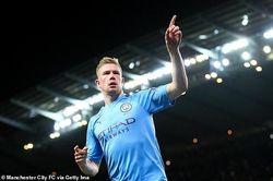 'Pirlo vùng Yorkshire' Phillips có bắt chết được De Bruyne?